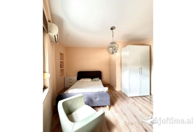 Shtepi me qera Apartament ne Tirane, 2+1, Mobilimi E mobiluar, Pagesa 900  Euro.
