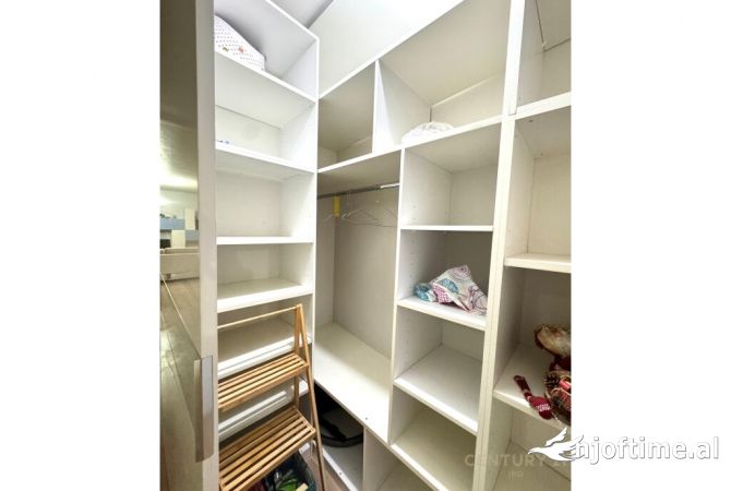 Shtepi me qera Apartament ne Tirane, 2+1, Mobilimi E mobiluar, Pagesa 900  Euro.