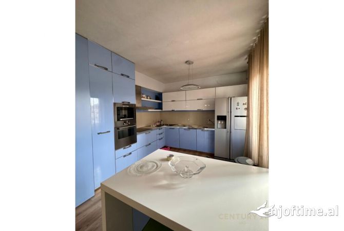Shtepi me qera Apartament ne Tirane, 2+1, Mobilimi E mobiluar, Pagesa 900  Euro.