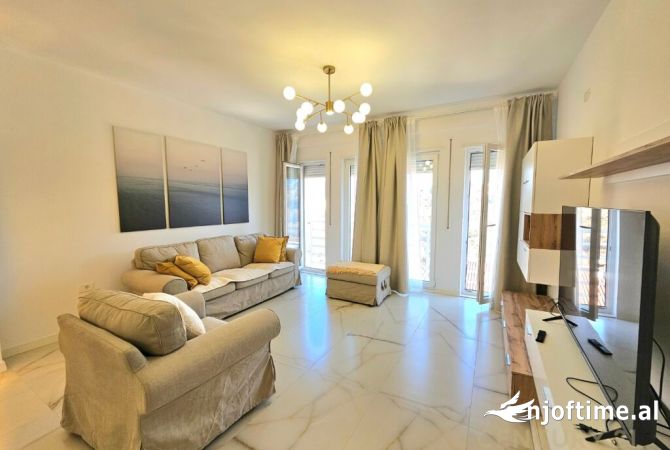 Shtepi me qera 2+1 ne Tirane - 800 Euro