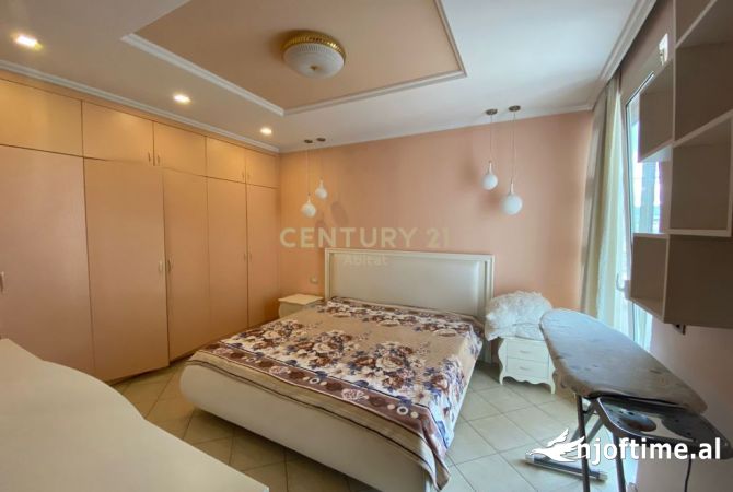 Shtepi me qera 2+1 ne Tirane - 700 Euro
