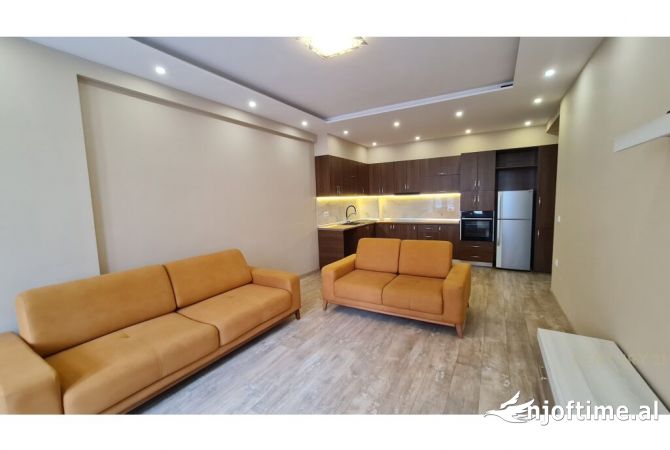 Shtepi me qera 2+1 ne Tirane - 550 Euro