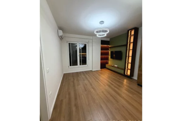 Apartament 1+1 me qira në Komunë e Parisit! 