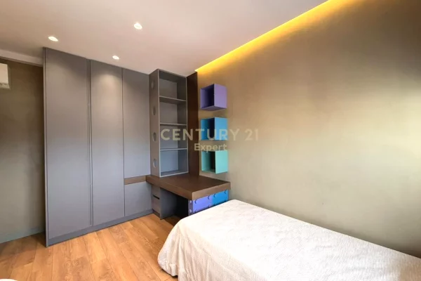 Shtepi me qera Apartament ne Tirane, 2+1, Mobilimi E mobiluar, Pagesa 1,600  Euro.