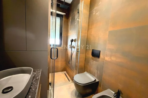 Shtepi me qera Apartament ne Tirane, 2+1, Mobilimi E mobiluar, Pagesa 1,600  Euro.