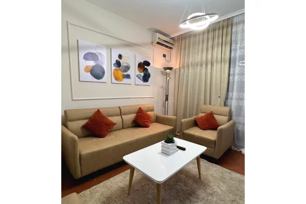 Shtepi me qera 2+1 ne Tirane - 800 Euro