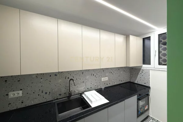 Shtepi me qera 2+1 ne Tirane - 840 Euro