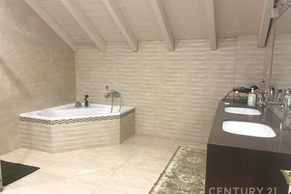 Luxury villas for sale in Tirana 6+1, Furnished