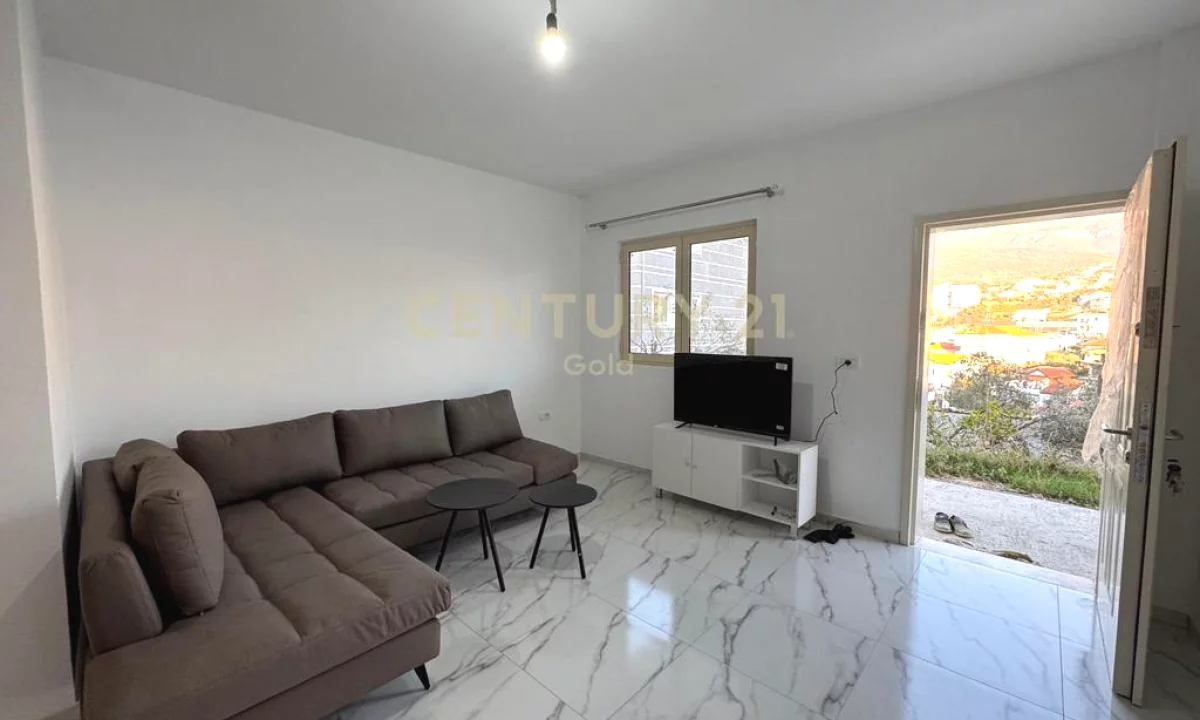 Shtepi me qera Apartament ne Tirane, 2+1, Mobilimi E mobiluar, Pagesa 350  Euro.