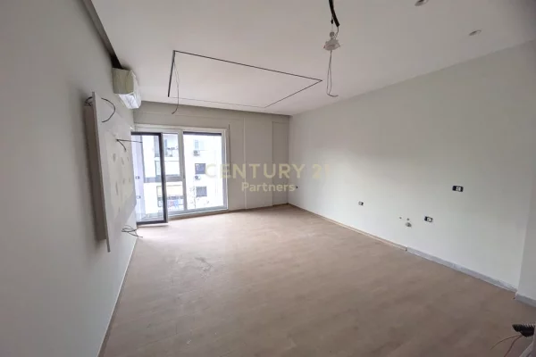 Apartment for sale in Tirana 1+1, Emty