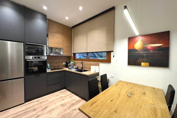 Shtepi me qera 2+1 ne Tirane - 700 Euro