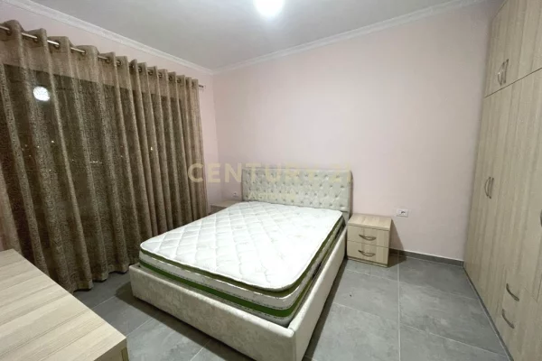 Shtepi me qera Apartament ne Tirane, 1+1, Mobilimi E mobiluar, Pagesa 500  Euro.