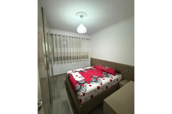 Shtepi me qera Apartament ne Tirane, 1+1, Mobilimi E mobiluar, Pagesa 450  Euro.