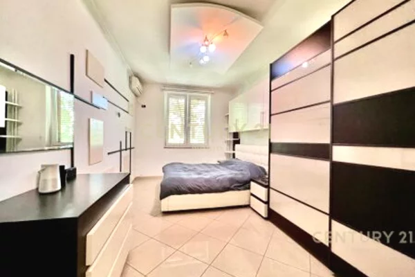 Shtepi me qera Apartament ne Tirane, 2+1, Mobilimi E mobiluar, Pagesa 800  Euro.