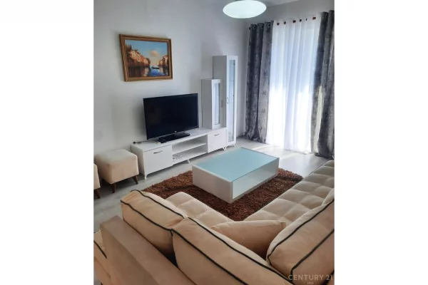 Shtepi me qera 2+1 ne Tirane - 890 Euro