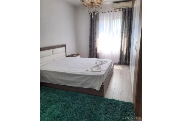 Shtepi me qera Apartament ne Tirane, 2+1, Mobilimi E mobiluar, Pagesa 890  Euro.