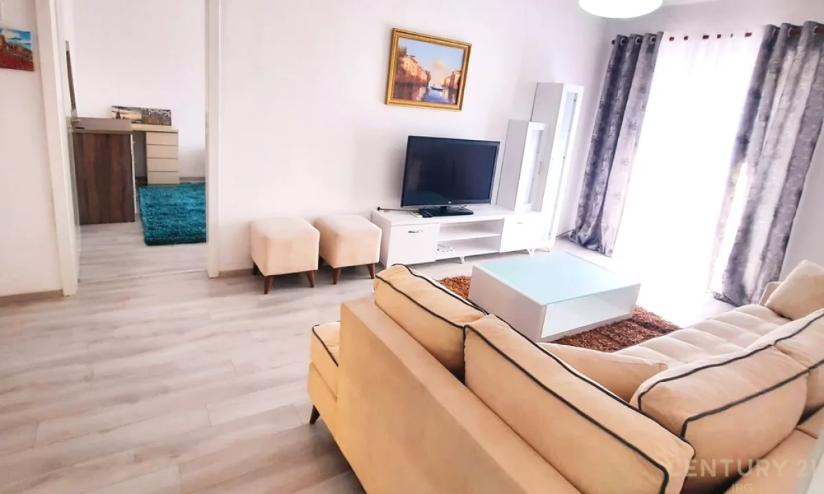 Shtepi me qera Apartament ne Tirane, 2+1, Mobilimi E mobiluar, Pagesa 890  Euro.