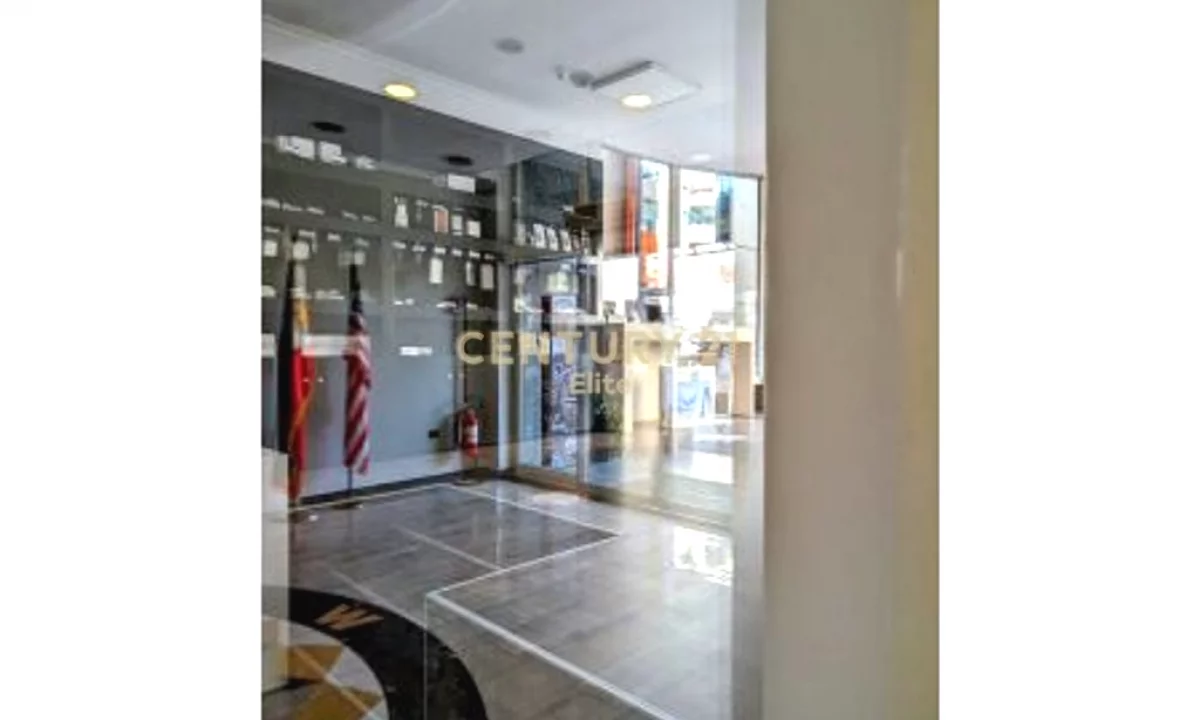 Ambient biznesi me qera 3+1 ne Tirane - 2,000 Euro