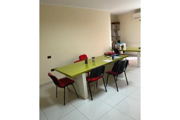 Ambient biznesi me qera 3+1 ne Tirane - 600 Euro