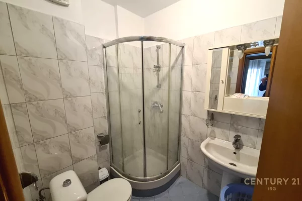 Shtepi me qera Apartament ne Tirane, 2+1, Mobilimi E mobiluar, Pagesa 700  Euro.