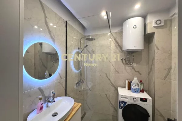 Shtepi me qera Apartament ne Tirane, 2+1, Mobilimi E mobiluar, Pagesa 900  Euro.