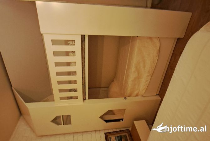 Shtepi me qera Apartament ne Tirane, 2+1, Mobilimi E mobiluar, Pagesa 50,000  Leke.