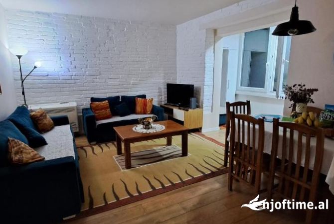 Shtepi me qera 2+1 ne Tirane - 50,000 Leke