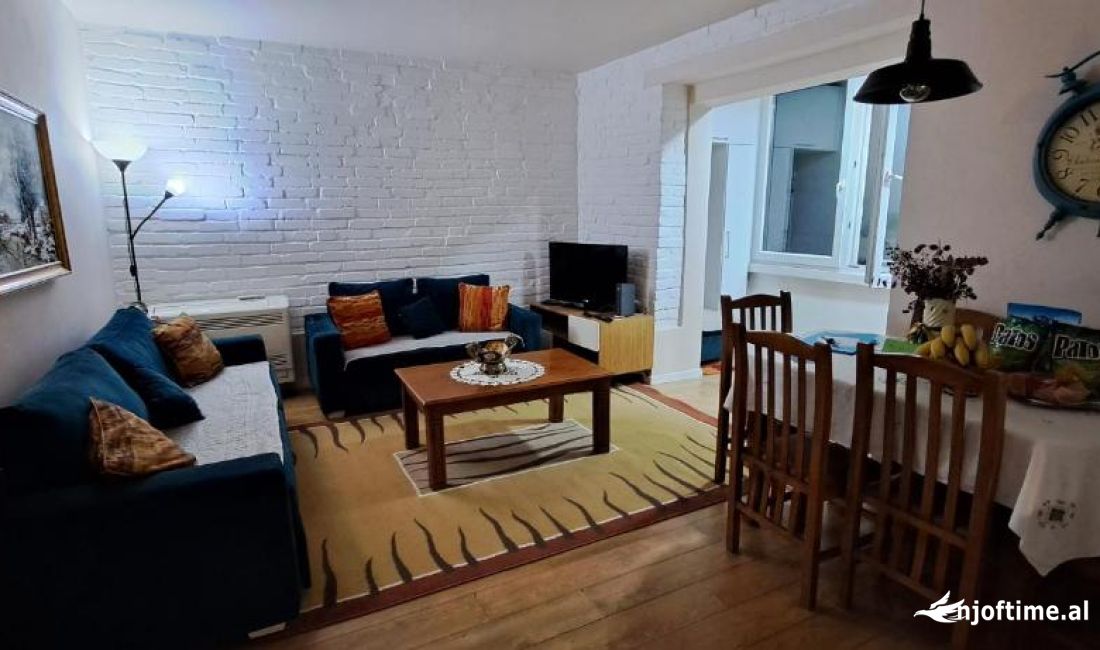 Shtepi me qera Apartament ne Tirane, 2+1, Mobilimi E mobiluar, Pagesa 50,000  Leke.