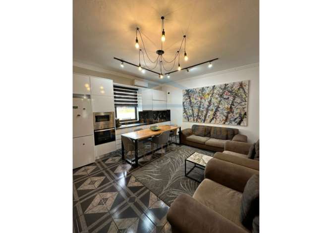 Shtepi me qera Apartament ne Tirane, 3+1, Mobilimi E mobiluar, Pagesa 700  Euro.