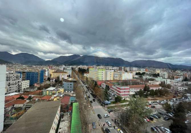 Shtepi me qera 2+1 ne Tirane - 400 Euro