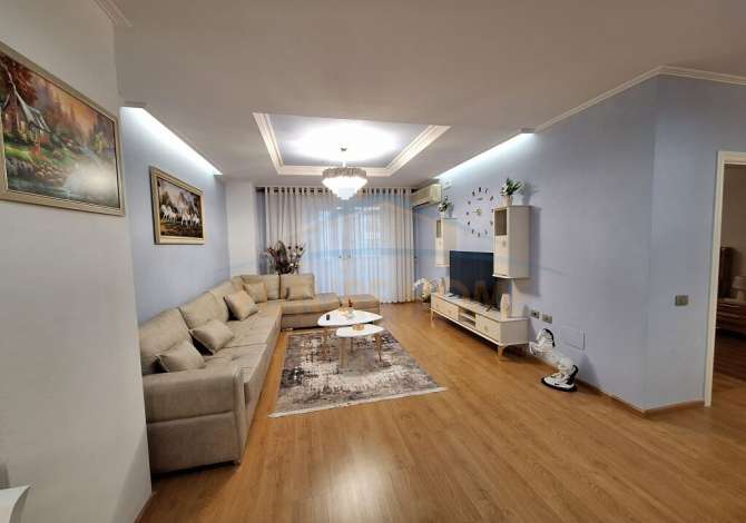 Shtepi me qera 2+1 ne Tirane - 750 Euro