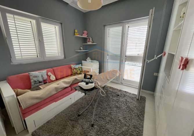 Shtepi me qera Apartament ne Tirane, 2+1, Mobilimi E mobiluar, Pagesa 500  Euro.