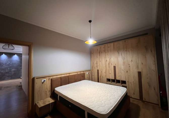 Shtepi ne shitje Apartament ne Tirane, 2+1, Mobilimi E mobiluar, Pagesa 230,000  Euro.