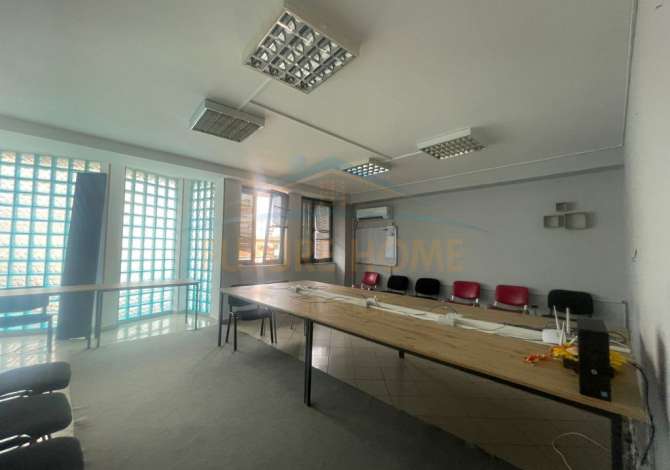 Ambient biznesi me qera 1+1 ne Tirane - 600 Euro