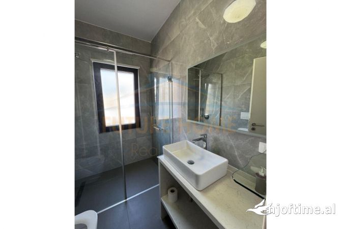 Shtepi me qera Apartament ne Tirane, 1+1, Mobilimi E mobiluar, Pagesa 1,250  Euro.