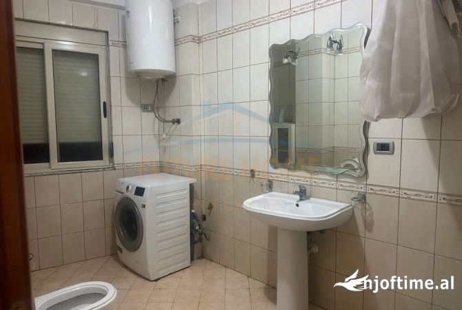 Shtepi me qera Apartament ne Tirane, 1+1, Mobilimi E mobiluar, Pagesa 650  Euro.