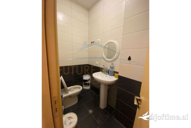 Shtepi me qera Apartament ne Tirane, 1+1, Mobilimi E mobiluar, Pagesa 400  Euro.