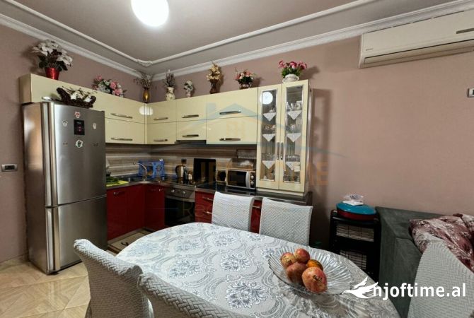 House for Sale 4+1 in Tirana - 260,000 Euro