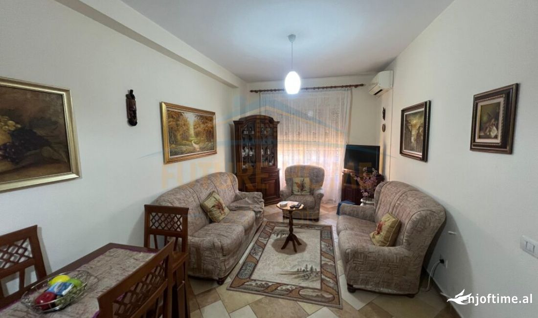 Shtepi me qera Apartament ne Tirane, 2+1, Mobilimi E mobiluar, Pagesa 600  Euro.