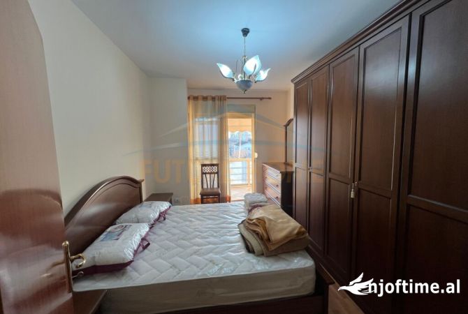Shtepi me qera Apartament ne Tirane, 2+1, Mobilimi E mobiluar, Pagesa 600  Euro.