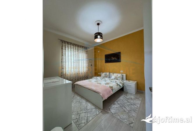 Shtepi me qera Apartament ne Tirane, 2+1, Mobilimi E mobiluar, Pagesa 600  Euro.