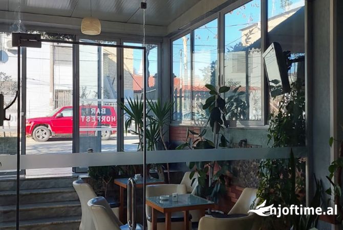 Ambient biznesi me qera 2+1 ne Tirane - 800 Euro