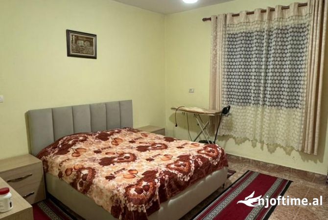 Shtepi me qera 2+1 ne Tirane - 425 Euro