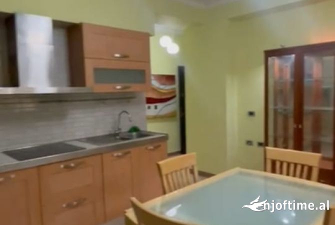 Shtepi me qera 1+1 ne Tirane - 65,000 Leke