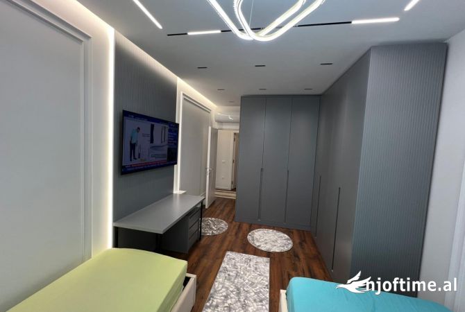 Shtepi me qera Apartament ne Tirane, 2+1, Mobilimi E mobiluar, Pagesa 1,000  Euro.