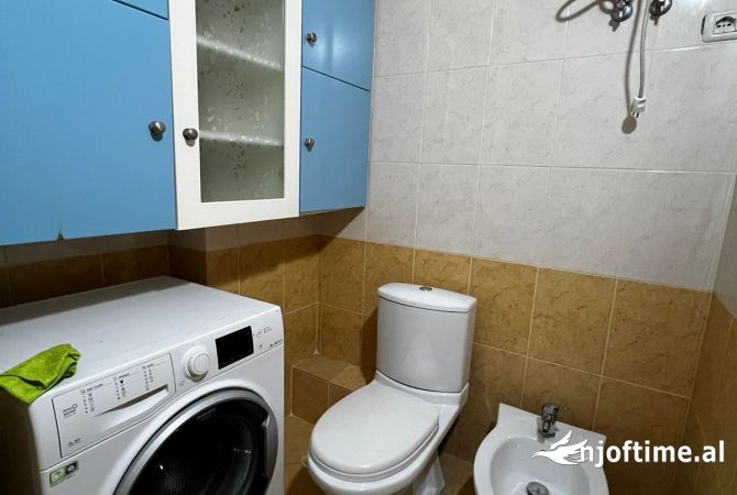 Shtepi ne shitje Apartament ne Tirane, 1+1, Mobilimi E mobiluar, Pagesa 120,000  Euro.