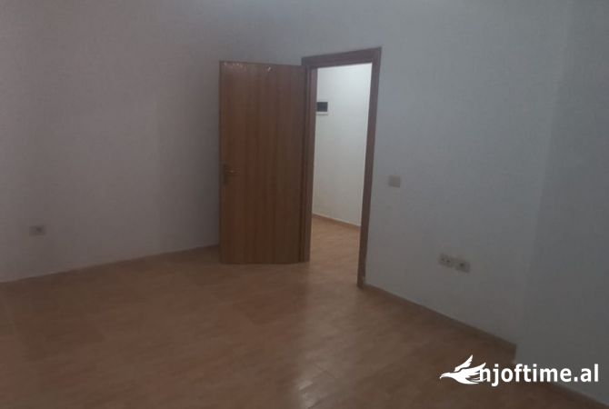 !!!! Shitet apartament 3+1+2 te Fondacioni Eleonore !!!!