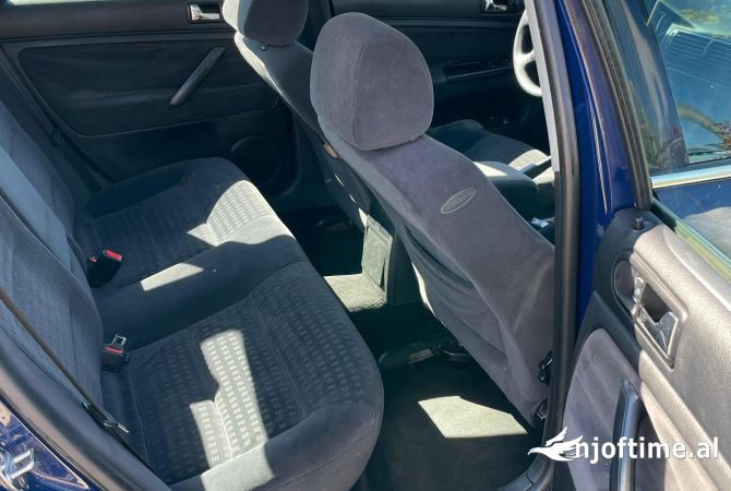 Auto in Vendita  a Tirana - 200,000 Leke