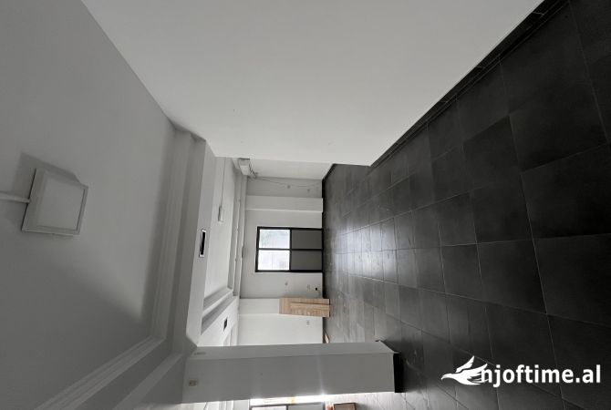 Ambient biznesi me qera 1+1 ne Tirane - 1,500 Euro