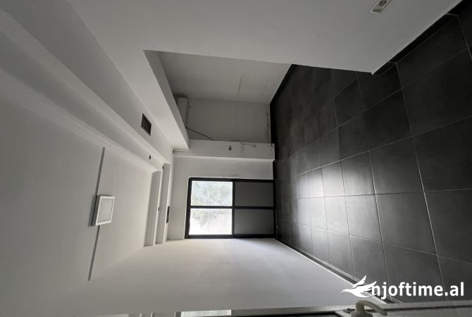 Ofrohet ambjent biznesi per qira, Myslym Shyr